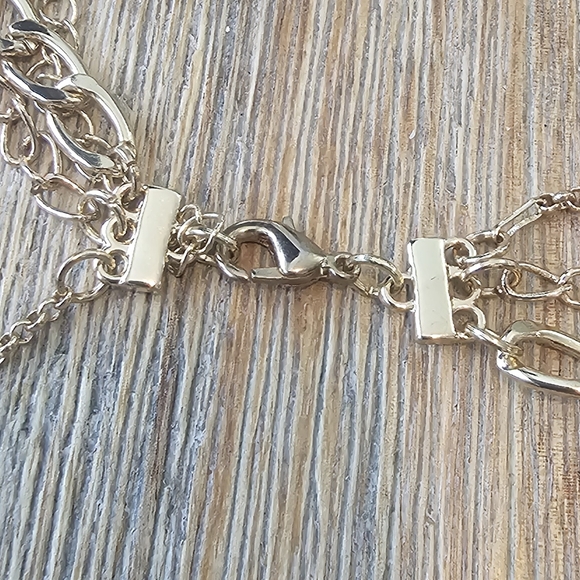 Elegant Three Strand Layered Necklace. - Picture 5 of 6